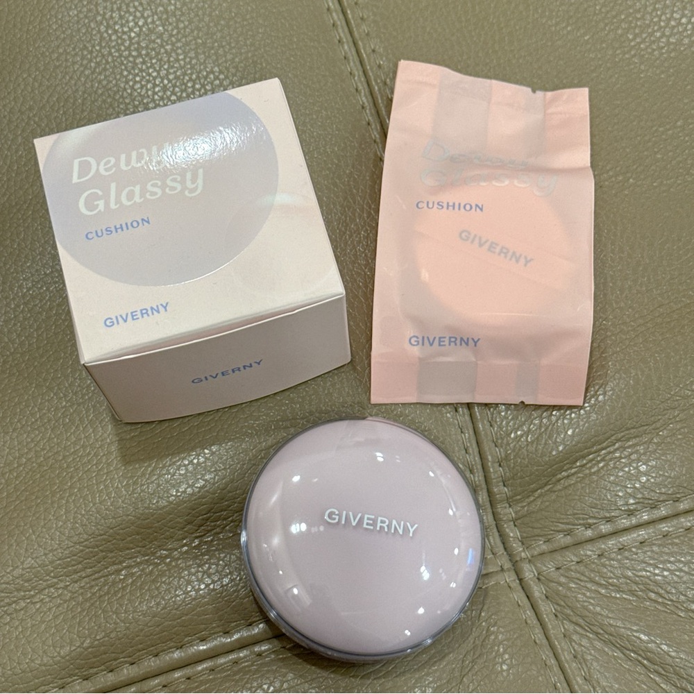 GIVERNY Dewy Glassy Cushion Foundation - Case w/ New Refill - #23NW Medium Biege